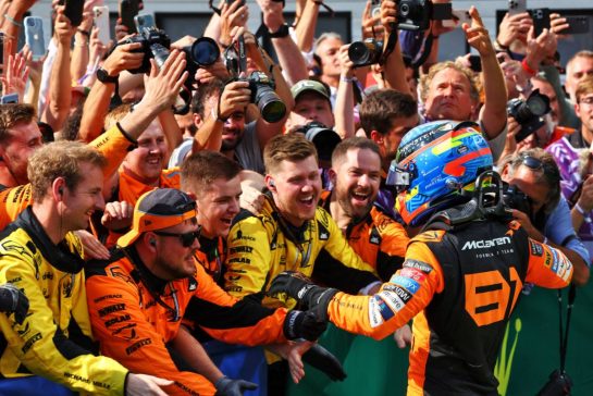 Race winner Oscar Piastri (AUS) McLaren celebrates in parc ferme with the team.
21.07.2024. Formula 1 World Championship, Rd 13, Hungarian Grand Prix, Budapest, Hungary, Race Day.
- www.xpbimages.com, EMail: requests@xpbimages.com © Copyright: Batchelor / XPB Images