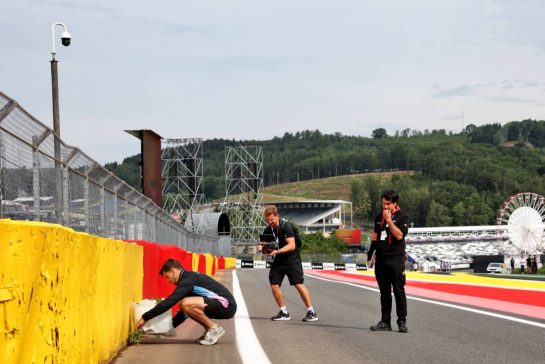 Victor Martins (FRA) Alpine Academy Driver pays his respects to Anthoine Hubert.
25.07.2024. Formula 1 World Championship, Rd 14, Belgian Grand Prix, Spa Francorchamps, Belgium, Preparation Day.
- www.xpbimages.com, EMail: requests@xpbimages.com © Copyright: Bearne / XPB Images