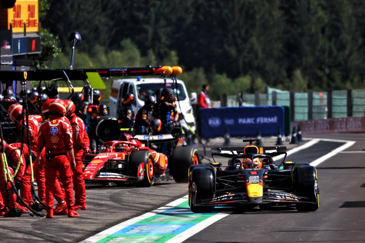 Max Verstappen (NLD) Red Bull Racing RB20 makes a pit stop.
28.07.2024. Formula 1 World Championship, Rd 14, Belgian Grand Prix, Spa Francorchamps, Belgium, Race Day.
- www.xpbimages.com, EMail: requests@xpbimages.com © Copyright: Charniaux / XPB Images