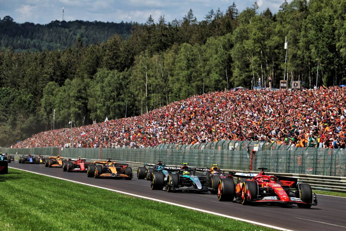 Charles Leclerc (MON) Ferrari SF-24 leads at the start of the race. 28.07.2024. Formula 1 World Championship, Rd 14, Belgian Grand Prix, Spa Francorchamps, Belgium, Race Day. - www.xpbimages.com, EMail: requests@xpbimages.com © Copyright: Rew / XPB Images