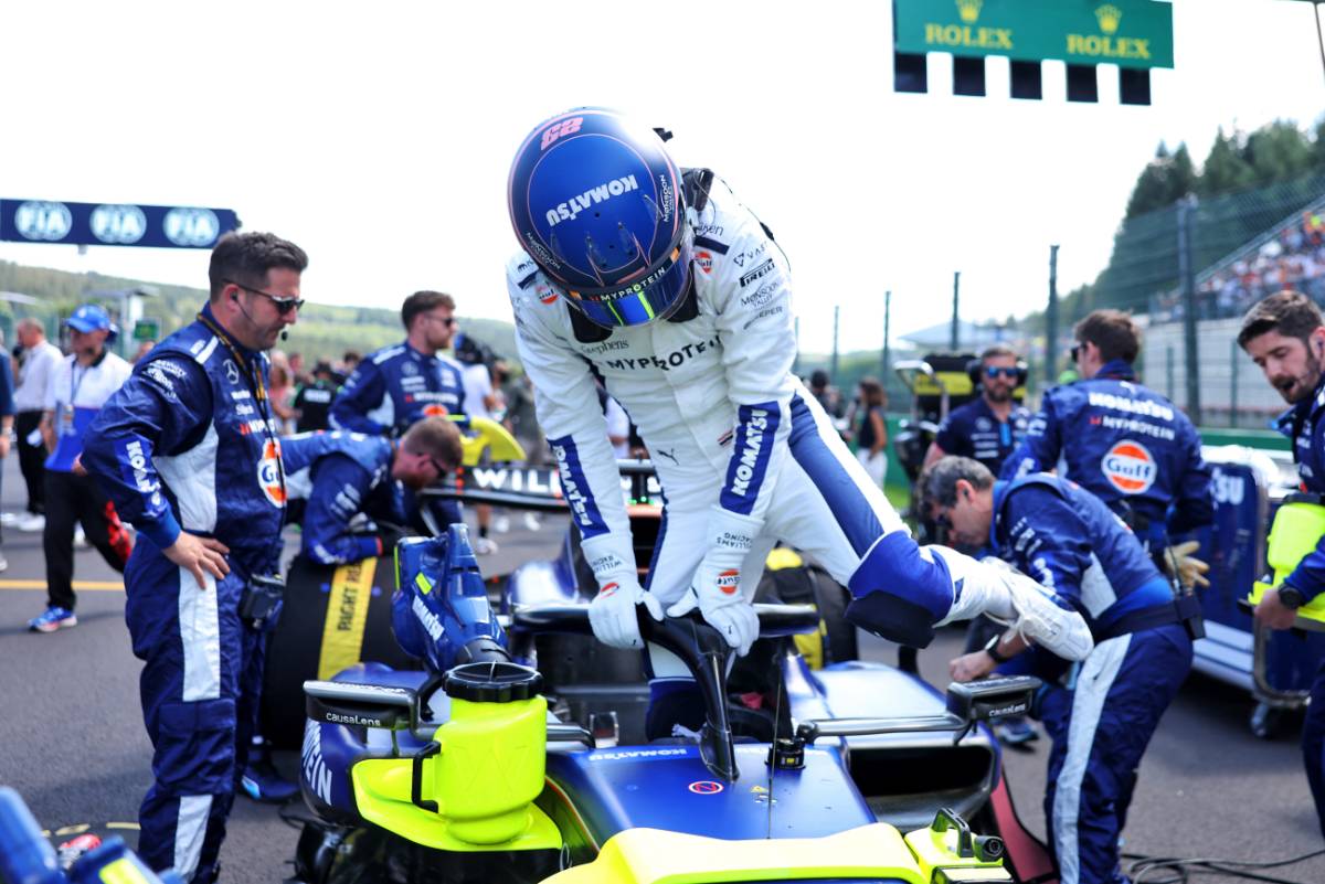 Alexander Albon (THA) Williams Racing FW46 on the grid. 28.07.2024. Formula 1 World Championship, Rd 14, Belgian Grand Prix, Spa Francorchamps, Belgium, Race Day. - www.xpbimages.com, EMail: requests@xpbimages.com © Copyright: Bearne / XPB Images