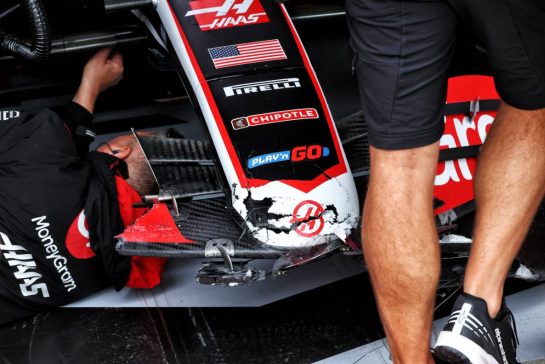 Damaged nosecone and front wing of Nico Hulkenberg (GER) Haas VF-24 who crashed in the third practice session.
24.08.2024. Formula 1 World Championship, Rd 15, Dutch Grand Prix, Zandvoort, Netherlands, Qualifying Day.
- www.xpbimages.com, EMail: requests@xpbimages.com © Copyright: Batchelor / XPB Images