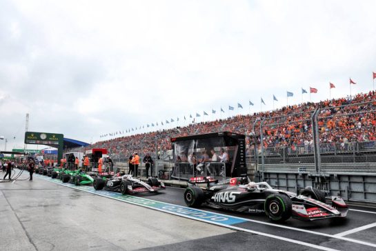 Kevin Magnussen (DEN) Haas VF-24 and Nico Hulkenberg (GER) Haas VF-24 in the pits.
24.08.2024. Formula 1 World Championship, Rd 15, Dutch Grand Prix, Zandvoort, Netherlands, Qualifying Day.
- www.xpbimages.com, EMail: requests@xpbimages.com © Copyright: Batchelor / XPB Images