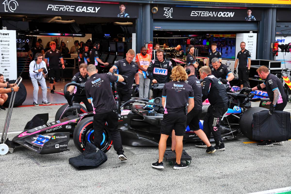 Pierre Gasly (FRA) Alpine F1 Team A524 in the pits.
24.08.2024. Formula 1 World Championship, Rd 15, Dutch Grand Prix, Zandvoort, Netherlands, Qualifying Day.
- www.xpbimages.com, EMail: requests@xpbimages.com © Copyright: Batchelor / XPB Images