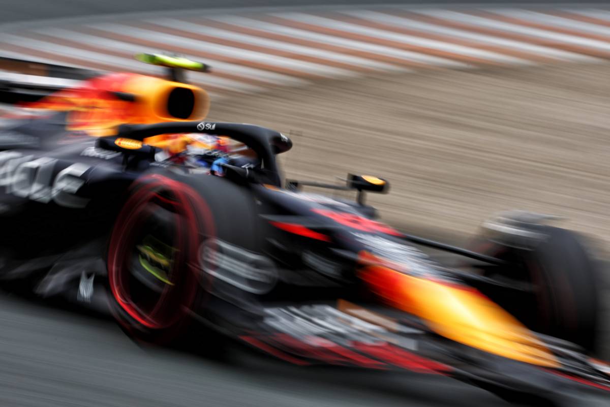Sergio Perez (MEX) Red Bull Racing RB20.
24.08.2024. Formula 1 World Championship, Rd 15, Dutch Grand Prix, Zandvoort, Netherlands, Qualifying Day.
- www.xpbimages.com, EMail: requests@xpbimages.com © Copyright: Charniaux / XPB Images