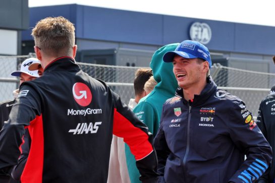 Max Verstappen (NLD) Red Bull Racing on the drivers' parade.
25.08.2024. Formula 1 World Championship, Rd 15, Dutch Grand Prix, Zandvoort, Netherlands, Race Day.
- www.xpbimages.com, EMail: requests@xpbimages.com © Copyright: Bearne / XPB Images