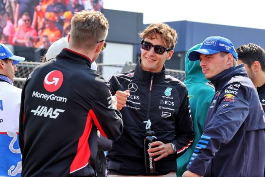 (L to R): Nico Hulkenberg (GER) Haas F1 Team with George Russell (GBR) Mercedes AMG F1 and Max Verstappen (NLD) Red Bull Racing on the drivers' parade.
25.08.2024. Formula 1 World Championship, Rd 15, Dutch Grand Prix, Zandvoort, Netherlands, Race Day.
- www.xpbimages.com, EMail: requests@xpbimages.com © Copyright: Bearne / XPB Images