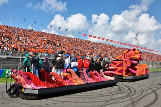 Drivers' Parade.
25.08.2024. Formula 1 World Championship, Rd 15, Dutch Grand Prix, Zandvoort, Netherlands, Race Day.
- www.xpbimages.com, EMail: requests@xpbimages.com © Copyright: Batchelor / XPB Images
