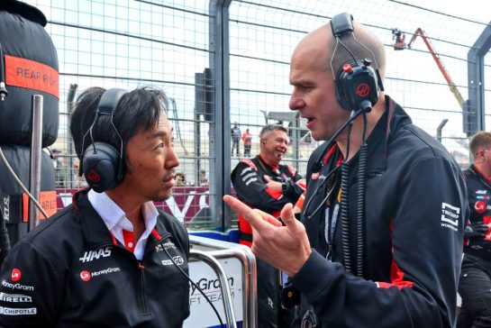 (L to R): Ayao Komatsu (JPN) Haas F1 Team Principal with Gary Gannon (GBR) Haas F1 Team Race Engineer on the grid.
25.08.2024. Formula 1 World Championship, Rd 15, Dutch Grand Prix, Zandvoort, Netherlands, Race Day.
- www.xpbimages.com, EMail: requests@xpbimages.com © Copyright: Batchelor / XPB Images