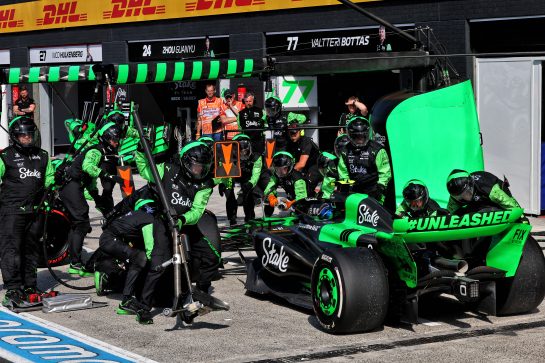 Zhou Guanyu (CHN) Sauber C44 makes a pit stop.
25.08.2024. Formula 1 World Championship, Rd 15, Dutch Grand Prix, Zandvoort, Netherlands, Race Day.
- www.xpbimages.com, EMail: requests@xpbimages.com © Copyright: Batchelor / XPB Images