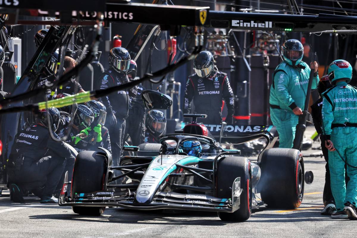 George Russell (GBR) Mercedes AMG F1 W15 makes a pit stop.
25.08.2024. Formula 1 World Championship, Rd 15, Dutch Grand Prix, Zandvoort, Netherlands, Race Day.
- www.xpbimages.com, EMail: requests@xpbimages.com © Copyright: Batchelor / XPB Images