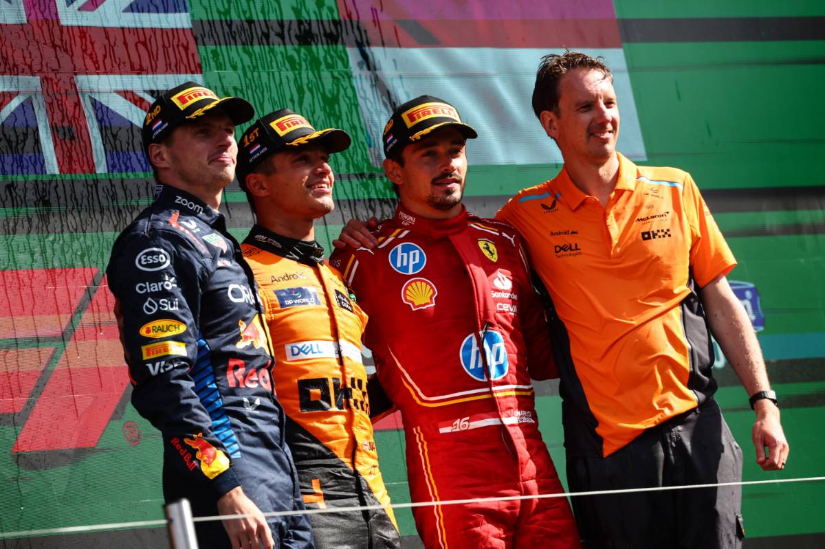 Max Verstappen (NLD), Red Bull Racing Lando Norris (GBR), McLaren F1 Team Charles Leclerc (FRA), Scuderia Ferrari 25.08.2024. Formula 1 World Championship, Rd 15, Dutch Grand Prix, Zandvoort, Netherlands, Race Day. - www.xpbimages.com, EMail: requests@xpbimages.com © Copyright: Charniaux / XPB Images