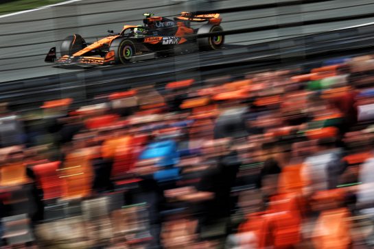 Lando Norris (GBR) McLaren MCL38.
25.08.2024. Formula 1 World Championship, Rd 15, Dutch Grand Prix, Zandvoort, Netherlands, Race Day.
- www.xpbimages.com, EMail: requests@xpbimages.com © Copyright: Moy / XPB Images