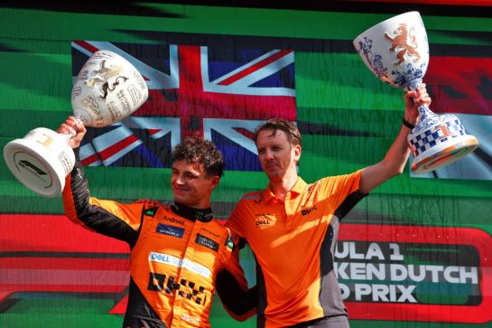 (L to R): Race winner Lando Norris (GBR) McLaren celebrates with William Joseph (GBR) McLaren Race Engineer on the podium.
25.08.2024. Formula 1 World Championship, Rd 15, Dutch Grand Prix, Zandvoort, Netherlands, Race Day.
- www.xpbimages.com, EMail: requests@xpbimages.com © Copyright: Coates / XPB Images