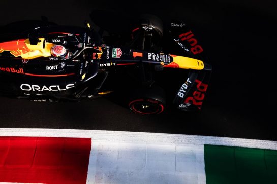 Max Verstappen (NLD) Red Bull Racing RB20.
30.08.2024. Formula 1 World Championship, Rd 16, Italian Grand Prix, Monza, Italy, Practice Day.
- www.xpbimages.com, EMail: requests@xpbimages.com © Copyright: Bearne / XPB Images
