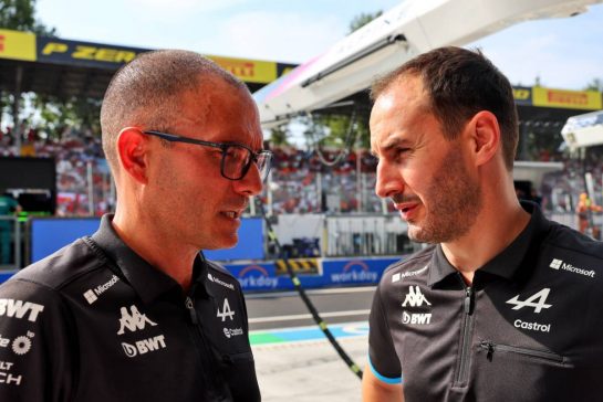 Alpine techncial director David Sanchez with team boss Oliver Oakes.