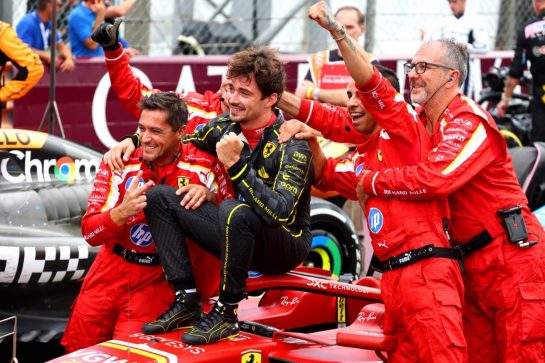 1st place Charles Leclerc (MON) Ferrari SF-24 celebrates with the team.
01.09.2024. Formula 1 World Championship, Rd 16, Italian Grand Prix, Monza, Italy, Race Day.
- www.xpbimages.com, EMail: requests@xpbimages.com © Copyright: Batchelor / XPB Images