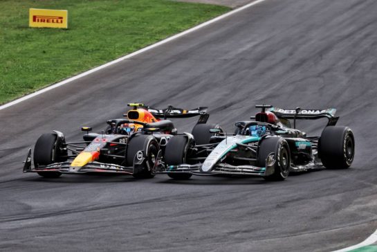 Sergio Perez (MEX) Red Bull Racing RB20 and George Russell (GBR) Mercedes AMG F1 W15 battle for position.
01.09.2024. Formula 1 World Championship, Rd 16, Italian Grand Prix, Monza, Italy, Race Day.
- www.xpbimages.com, EMail: requests@xpbimages.com © Copyright: Bearne / XPB Images
