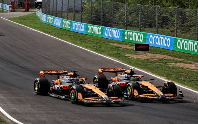 Oscar Piastri (AUS) McLaren MCL38 and Lando Norris (GBR) McLaren MCL38 battle for the lead at the start of the race. 01.09.2024. Formula 1 World Championship, Rd 16, Italian Grand Prix, Monza, Italy, Race Day. - www.xpbimages.com, EMail: requests@xpbimages.com © Copyright: Coates / XPB Images