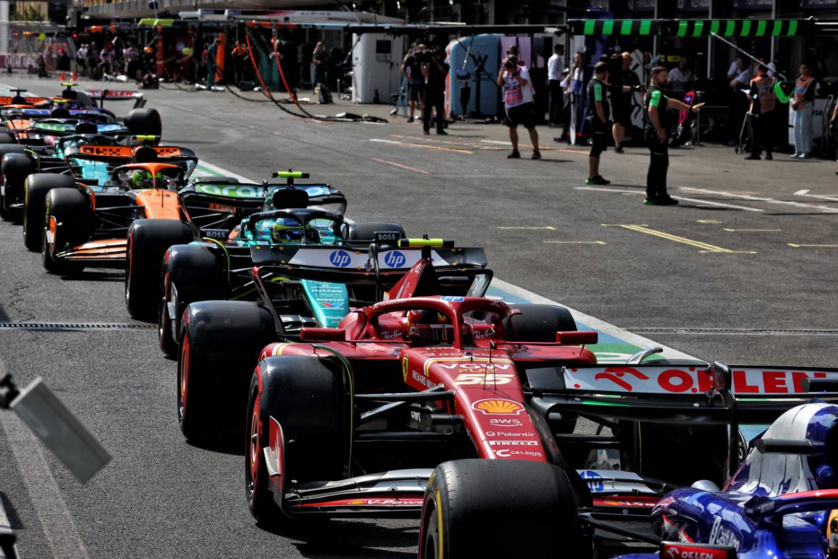 Carlos Sainz Jr (ESP) Ferrari SF-24 in the pits. 13.09.2024. Formula 1 World Championship, Rd 17, Azerbaijan Grand Prix, Baku Street Circuit, Azerbaijan, Practice Day. - www.xpbimages.com, EMail: requests@xpbimages.com © Copyright: Coates / XPB Images