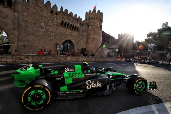 Zhou Guanyu (CHN) Sauber C44.
13.09.2024. Formula 1 World Championship, Rd 17, Azerbaijan Grand Prix, Baku Street Circuit, Azerbaijan, Practice Day.
- www.xpbimages.com, EMail: requests@xpbimages.com © Copyright: Bearne / XPB Images