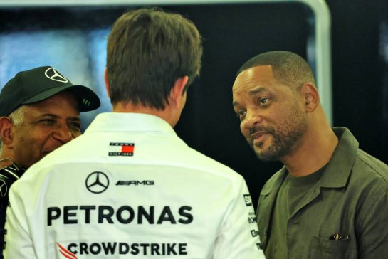 Will Smith (USA) Actor with Toto Wolff (GER) Mercedes AMG F1 Shareholder and Executive Director.
14.09.2024. Formula 1 World Championship, Rd 17, Azerbaijan Grand Prix, Baku Street Circuit, Azerbaijan, Qualifying Day.
- www.xpbimages.com, EMail: requests@xpbimages.com © Copyright: Batchelor / XPB Images
