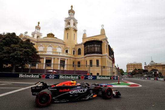 Sergio Perez (MEX) Red Bull Racing RB20.
14.09.2024. Formula 1 World Championship, Rd 17, Azerbaijan Grand Prix, Baku Street Circuit, Azerbaijan, Qualifying Day.
- www.xpbimages.com, EMail: requests@xpbimages.com © Copyright: Coates / XPB Images
