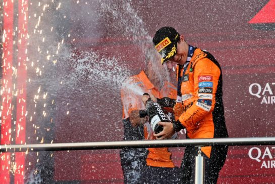 Race winner Oscar Piastri (AUS) McLaren celebrates on the podium with Tom Stallard (GBR) McLaren Race Engineer.
15.09.2024. Formula 1 World Championship, Rd 17, Azerbaijan Grand Prix, Baku Street Circuit, Azerbaijan, Race Day.
- www.xpbimages.com, EMail: requests@xpbimages.com © Copyright: Batchelor / XPB Images