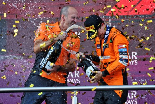 Race winner Oscar Piastri (AUS) McLaren celebrates on the podium with Tom Stallard (GBR) McLaren Race Engineer.
15.09.2024. Formula 1 World Championship, Rd 17, Azerbaijan Grand Prix, Baku Street Circuit, Azerbaijan, Race Day.
- www.xpbimages.com, EMail: requests@xpbimages.com © Copyright: Batchelor / XPB Images