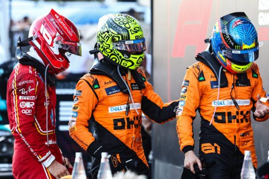 Charles Leclerc (FRA), Scuderia Ferrari Lando Norris (GBR), McLaren F1 Team Oscar Piastri (AUS), McLaren
15.09.2024. Formula 1 World Championship, Rd 17, Azerbaijan Grand Prix, Baku Street Circuit, Azerbaijan, Race Day.
- www.xpbimages.com, EMail: requests@xpbimages.com © Copyright: Charniaux / XPB Images