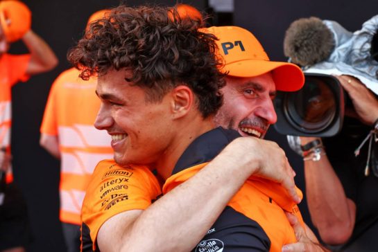 Lando Norris (GBR) McLaren celebrates with Andrea Stella (ITA) McLaren Team Principal.
15.09.2024. Formula 1 World Championship, Rd 17, Azerbaijan Grand Prix, Baku Street Circuit, Azerbaijan, Race Day.
- www.xpbimages.com, EMail: requests@xpbimages.com © Copyright: Coates / XPB Images