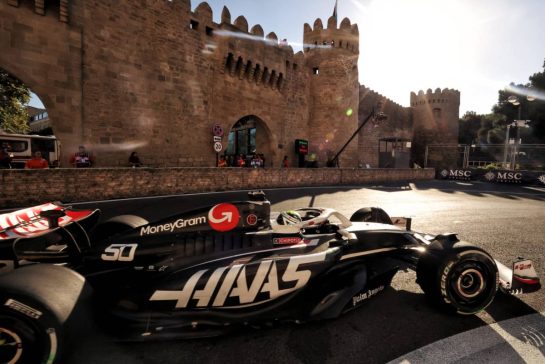 Oliver Bearman (GBR) Haas VF-24.
15.09.2024. Formula 1 World Championship, Rd 17, Azerbaijan Grand Prix, Baku Street Circuit, Azerbaijan, Race Day.
- www.xpbimages.com, EMail: requests@xpbimages.com © Copyright: Bearne / XPB Images