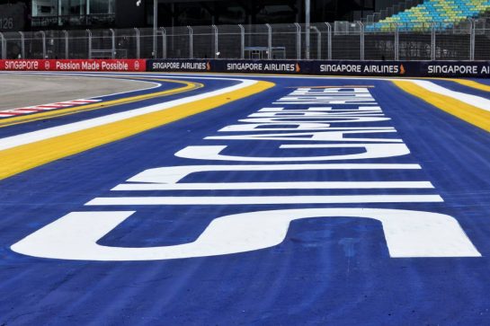 Circuit atmosphere - track detail.
19.09.2024. Formula 1 World Championship, Rd 18, Singapore Grand Prix, Marina Bay Street Circuit, Singapore, Preparation Day.
- www.xpbimages.com, EMail: requests@xpbimages.com © Copyright: Moy / XPB Images