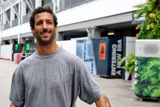 Daniel Ricciardo (AUS) RB.
19.09.2024. Formula 1 World Championship, Rd 18, Singapore Grand Prix, Marina Bay Street Circuit, Singapore, Preparation Day.
- www.xpbimages.com, EMail: requests@xpbimages.com © Copyright: Bearne / XPB Images