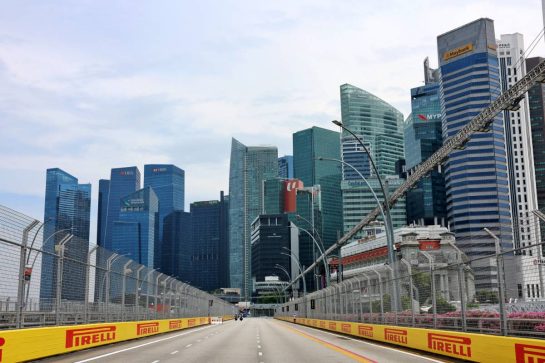 Circuit atmosphere - track detail.
19.09.2024. Formula 1 World Championship, Rd 18, Singapore Grand Prix, Marina Bay Street Circuit, Singapore, Preparation Day.
- www.xpbimages.com, EMail: requests@xpbimages.com © Copyright: Rew / XPB Images