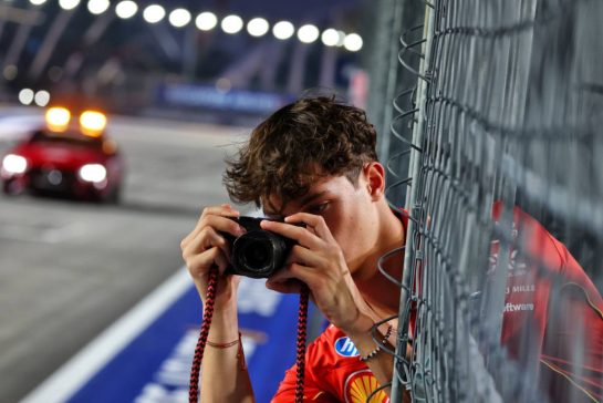 Oliver Bearman (GBR) Ferrari Reserve Driver takes pictures with a Leica lensed camera.
19.09.2024. Formula 1 World Championship, Rd 18, Singapore Grand Prix, Marina Bay Street Circuit, Singapore, Preparation Day.
- www.xpbimages.com, EMail: requests@xpbimages.com © Copyright: Coates / XPB Images