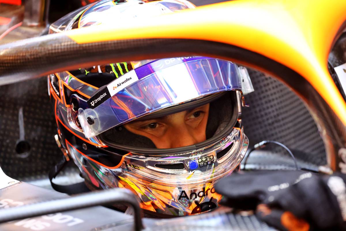 Oscar Piastri (AUS) McLaren MCL38. 20.09.2024. Formula 1 World Championship, Rd 18, Singapore Grand Prix, Marina Bay Street Circuit, Singapore, Practice Day. - www.xpbimages.com, EMail: requests@xpbimages.com © Copyright: Batchelor / XPB Images