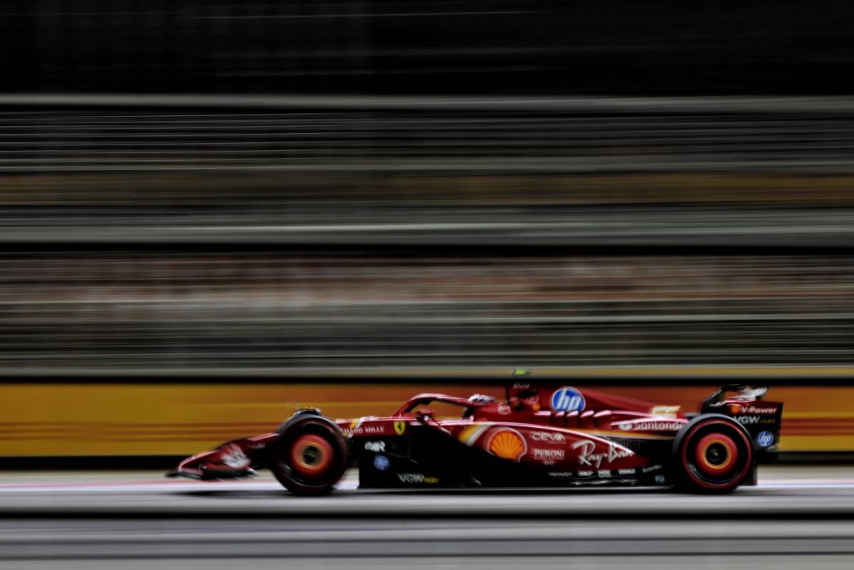 Carlos Sainz Jr (ESP) Ferrari SF-24. 20.09.2024. Formula 1 World Championship, Rd 18, Singapore Grand Prix, Marina Bay Street Circuit, Singapore, Practice Day. - www.xpbimages.com, EMail: requests@xpbimages.com © Copyright: Charniaux / XPB Images