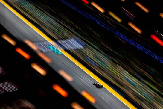 Max Verstappen (NLD) Red Bull Racing RB20.
20.09.2024. Formula 1 World Championship, Rd 18, Singapore Grand Prix, Marina Bay Street Circuit, Singapore, Practice Day.
- www.xpbimages.com, EMail: requests@xpbimages.com © Copyright: Moy / XPB Images