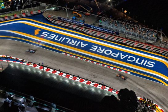 Yuki Tsunoda (JPN) RB VCARB 01 and Sergio Perez (MEX) Red Bull Racing RB20.
20.09.2024. Formula 1 World Championship, Rd 18, Singapore Grand Prix, Marina Bay Street Circuit, Singapore, Practice Day.
- www.xpbimages.com, EMail: requests@xpbimages.com © Copyright: Moy / XPB Images