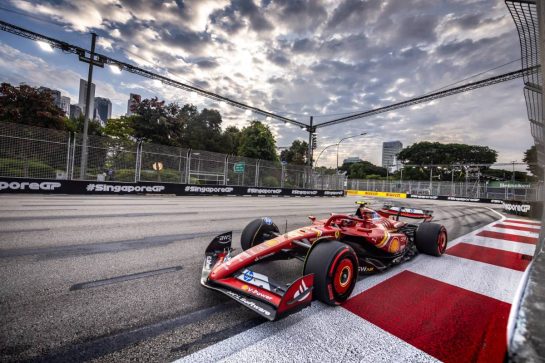 Carlos Sainz Jr (ESP) Ferrari SF-24.
21.09.2024. Formula 1 World Championship, Rd 18, Singapore Grand Prix, Marina Bay Street Circuit, Singapore, Qualifying Day.
- www.xpbimages.com, EMail: requests@xpbimages.com © Copyright: Bearne / XPB Images