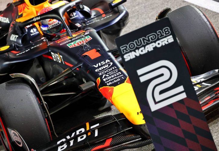 Second placed Max Verstappen (NLD) Red Bull Racing RB20 in qualifying parc ferme. 21.09.2024. Formula 1 World Championship, Rd 18, Singapore Grand Prix, Marina Bay Street Circuit, Singapore, Qualifying Day. - www.xpbimages.com, EMail: requests@xpbimages.com © Copyright: Batchelor / XPB Images