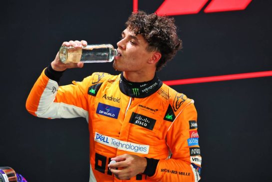 Pole sitter Lando Norris (GBR) McLaren in qualifying parc ferme.
21.09.2024. Formula 1 World Championship, Rd 18, Singapore Grand Prix, Marina Bay Street Circuit, Singapore, Qualifying Day.
- www.xpbimages.com, EMail: requests@xpbimages.com © Copyright: Batchelor / XPB Images