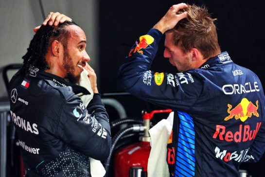 (L to R): Lewis Hamilton (GBR) Mercedes AMG F1 with Max Verstappen (NLD) Red Bull Racing in qualifying parc ferme.
21.09.2024. Formula 1 World Championship, Rd 18, Singapore Grand Prix, Marina Bay Street Circuit, Singapore, Qualifying Day.
- www.xpbimages.com, EMail: requests@xpbimages.com © Copyright: Batchelor / XPB Images