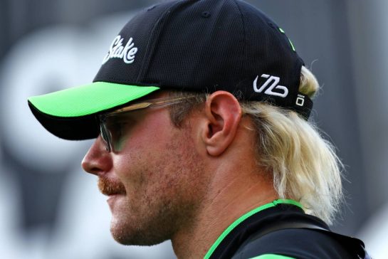 Valtteri Bottas (FIN) Sauber.
22.09.2024. Formula 1 World Championship, Rd 18, Singapore Grand Prix, Marina Bay Street Circuit, Singapore, Race Day.
- www.xpbimages.com, EMail: requests@xpbimages.com © Copyright: Coates / XPB Images