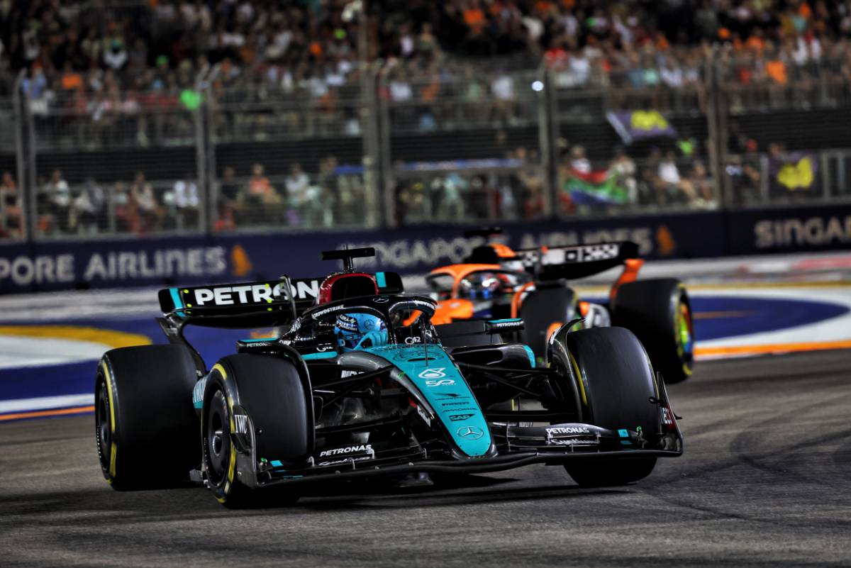 George Russell (GBR) Mercedes AMG F1 W15. 09/22/2024. Formula 1 World Championship, Rd 18, Singapore Grand Prix, Marina Bay Street Circuit, Singapore, Race Day. - www.xpbimages.com, EMail: requests@xpbimages.com © Copyright: Batchelor / XPB Images