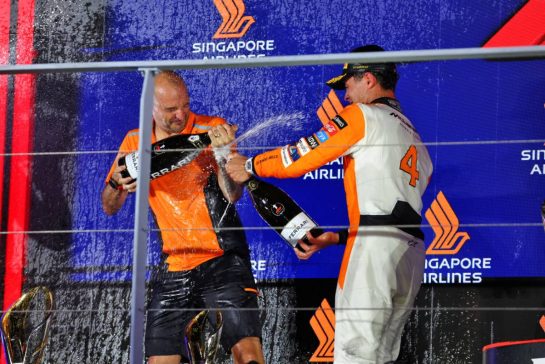 Race winner Lando Norris (GBR) McLaren celebrates on the podium.
22.09.2024. Formula 1 World Championship, Rd 18, Singapore Grand Prix, Marina Bay Street Circuit, Singapore, Race Day.
- www.xpbimages.com, EMail: requests@xpbimages.com © Copyright: Batchelor / XPB Images