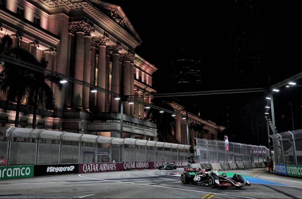 Nico Hulkenberg (GER) Haas VF-24. 22.09.2024. Formula 1 World Championship, Rd 18, Singapore Grand Prix, Marina Bay Street Circuit, Singapore, Race Day. - www.xpbimages.com, EMail: requests@xpbimages.com © Copyright: Rew / XPB Images