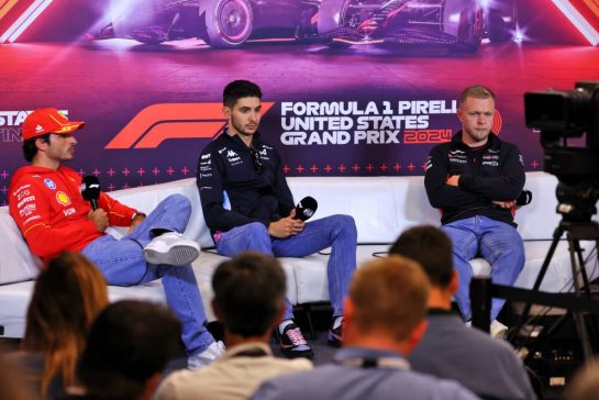 (L to R): Carlos Sainz Jr (ESP) Ferrari; Esteban Ocon (FRA) Alpine F1 Team; and Kevin Magnussen (DEN) Haas F1 Team, in the FIA Press Conference.
17.10.2024. Formula 1 World Championship, Rd 19, United States Grand Prix, Austin, Texas, USA, Preparation Day.
- www.xpbimages.com, EMail: requests@xpbimages.com © Copyright: Batchelor / XPB Images