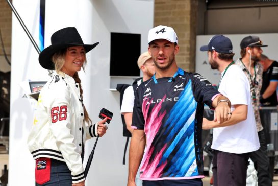 (L to R): Lainey Wilson (USA) Singer with Pierre Gasly (FRA) Alpine F1 Team.
17.10.2024. Formula 1 World Championship, Rd 19, United States Grand Prix, Austin, Texas, USA, Preparation Day.
- www.xpbimages.com, EMail: requests@xpbimages.com © Copyright: Rew / XPB Images